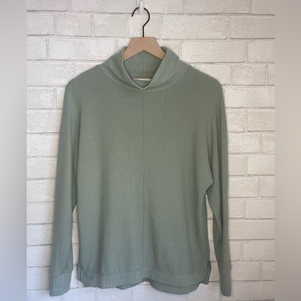 Loft long sleeve sweater